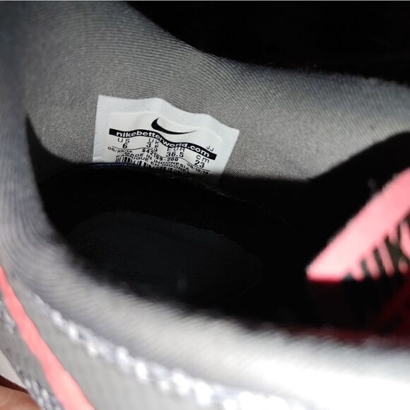 Nike women's Free 5.0 642199-200 gray running shoes size 6.   753 - Picture 11 of 12